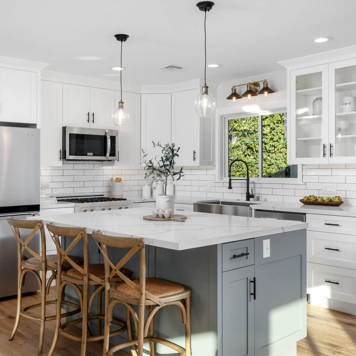 ZLINE Over The Range Convection Microwave Oven With Modern Handle And Sensor Cooking (MWO-OTR) 17 ZLINE Over The Range Convection Microwave Oven With Modern Handle And Sensor Cooking (MWO-OTR) - Image 15