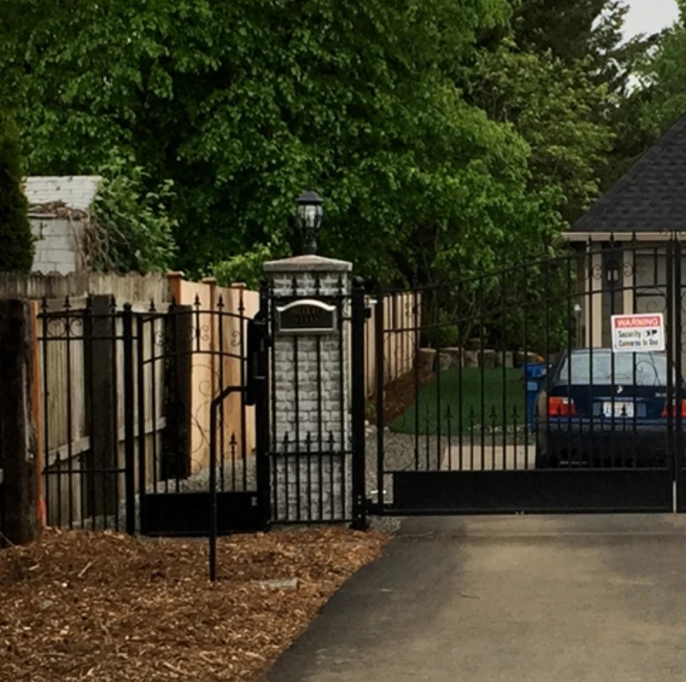 Aleko Steel Pedestrian Gate - Venice Style - 5 Ft 5 Aleko Steel Pedestrian Gate - Venice Style - 5 Ft - Image 3