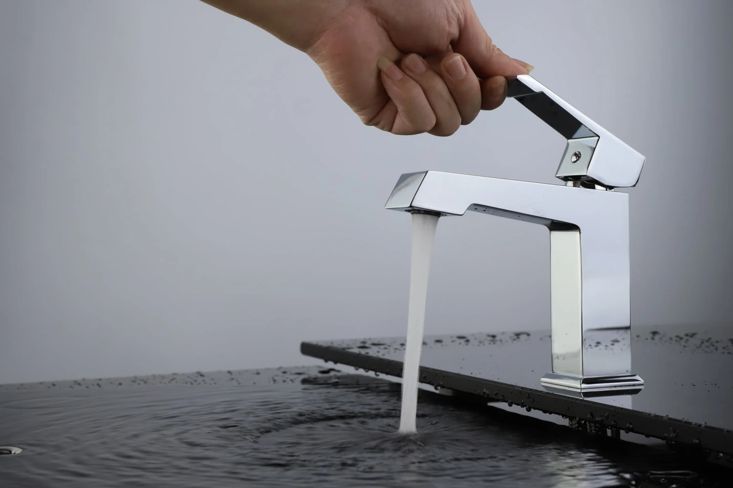 Lexora Labaro Brass Single Hole Bathroom Faucet, Chrome Finish 7 Lexora Labaro Brass Single Hole Bathroom Faucet, Chrome Finish - Image 5