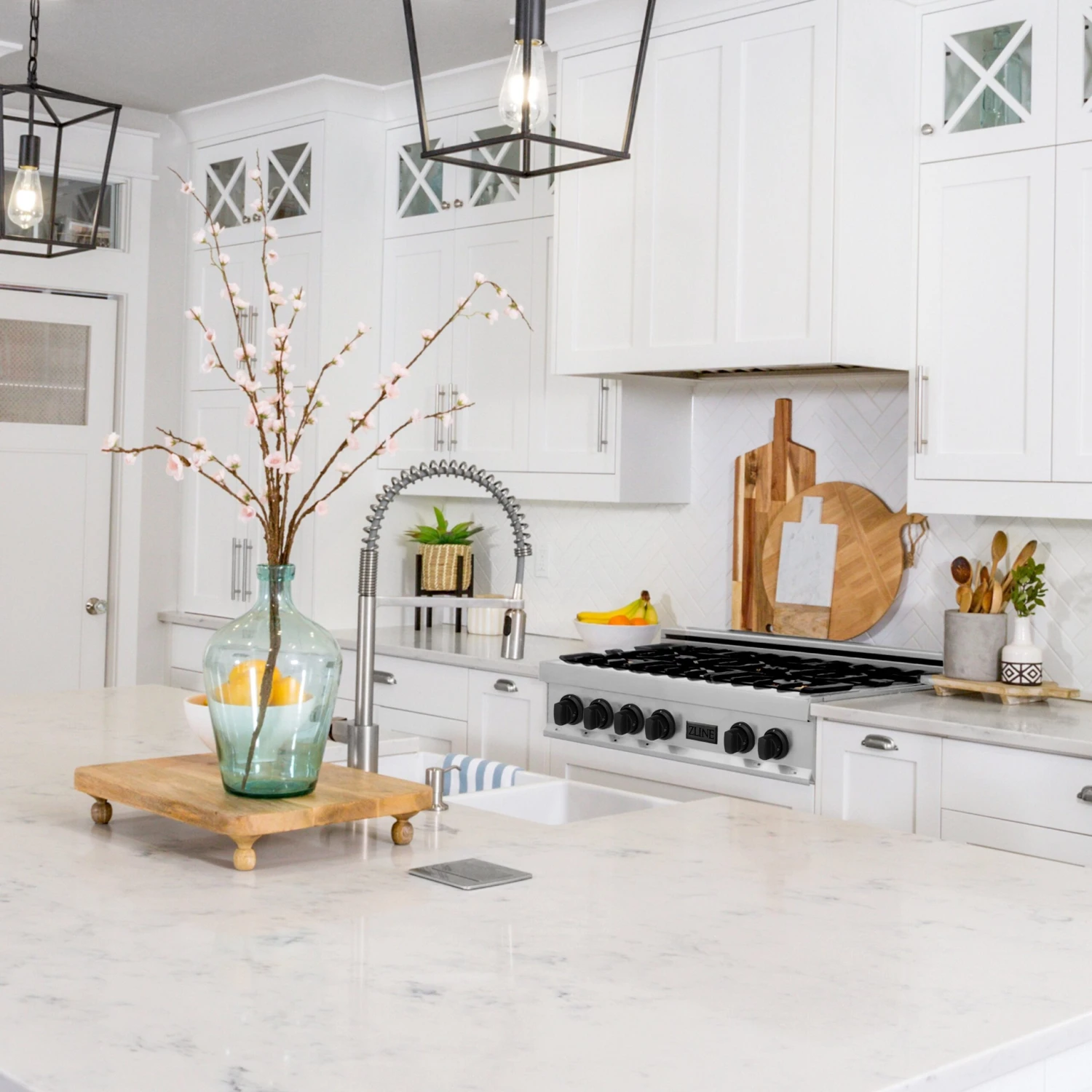 ZLINE Autograph Edition 30" Porcelain Rangetop With 4 Gas Burners In Stainless Steel And Matte Black Accents (RTZ-30-MB) 10 ZLINE Autograph Edition 30" Porcelain Rangetop With 4 Gas Burners In Stainless Steel And Matte Black Accents (RTZ-30-MB) - Image 8